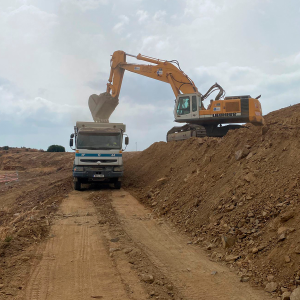 Trabajos de movimientos de tierra en Málaga por Transportes y Excavaciones Arroyo